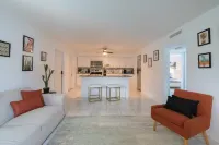 Beachside Condo with Pool Access - Stunning Coastal Retreat