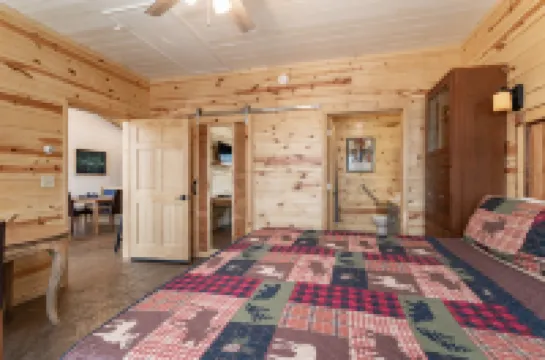 Direct Trail Access and Kayak Use - Charming Outdoor Escape