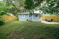 Comfortable Kitchen and Proximity to Attractions - Stylish Cozy Retreat Greater Carrollwood住宿飯店