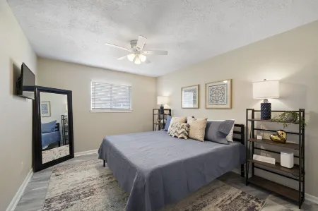 Arcade Fun and Lively Game Room - Tranquil Coastal Haven