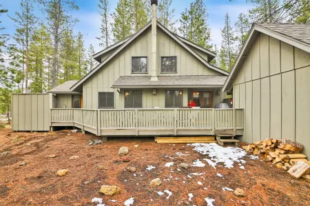 Updated, Cabin Feel Home with Rec Passes, A/C, Hot Tub - Otter 8