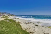 Ocean Views and Built-in Spa - Stunning Beachy Chic Haven