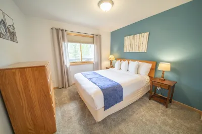 Ski Mountain Vistas and Cozy Living Space - Inviting Mountain Retreat Hotels in Mountain House