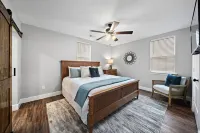 Game Room and Covered Patio Retreat - Gorgeous Spacious Gem Hotels near L. F. Smith Elementary
