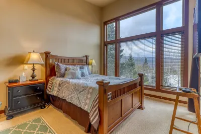 Modern dog-friendly home w/ stunning Mt. Adams view - walk downtown