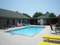 Enchanting Cabana with Pool Access - Tranquil Coastal Retreat