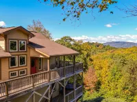 Expansive Views and Relaxing Hot Tub - Stunning Mountain Haven Hotels in der Nähe von Tweetsie Railroad