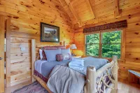 Breathtaking Lake View and Cozy Ambiance - Serene Nature Retreat