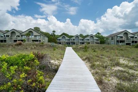 Amazing Views and Beach Deck - Stunning Coastal Haven