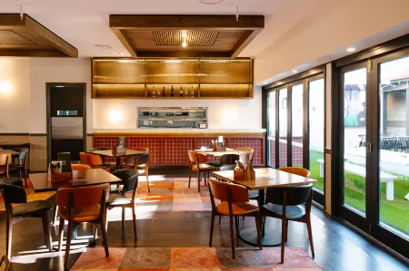 Royal Hotel Ryde Отели в г. Ryde