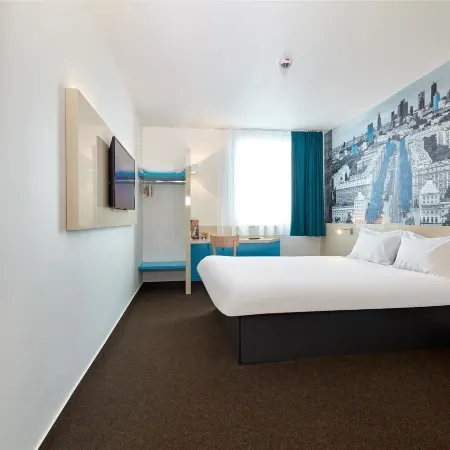 B&B HOTEL Warszawa-Okęcie