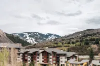 Breathtaking Beaver Creek Views and Cozy Comfort - Stunning Mountain Retreat فنادق في Avon
