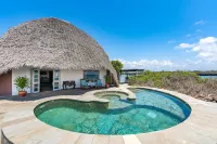 Chale Island Resort - Pools