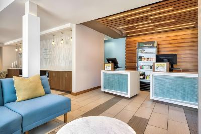 フロントデスク ホテル Z - ア ピース オブ パイナップル ホスピタリティの写真