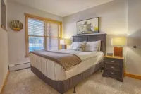 Steps to Chairlifts and Hot Tubs - Stunning Copper Mountain Retreat