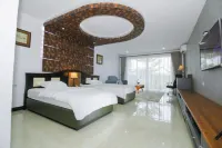 Hotel Shilla Cafe & Resto Hotel dekat Febriana HomeMade