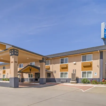 Best Western Antelope Inn  Suites