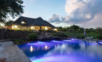 Masaumbezi River Lodge