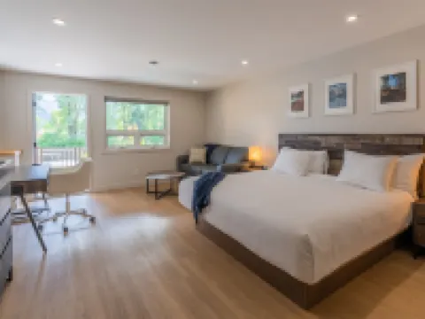 Rooms at Riveredge Hotels in Golden