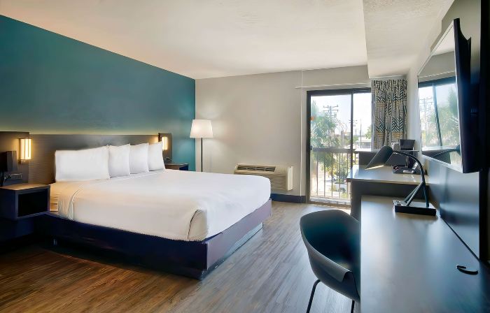 Suites Lawndale, CA – South Bay