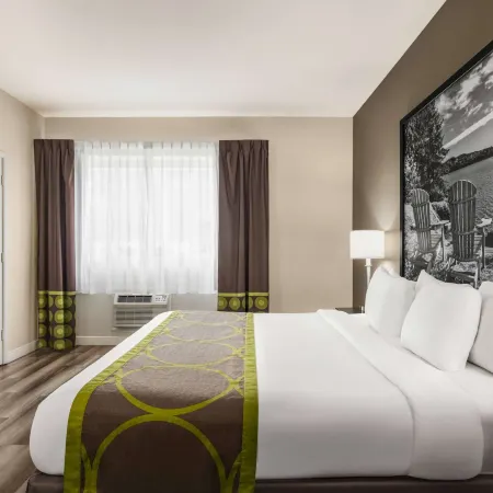 Super 8 by Wyndham Sarnia on