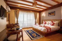 Hotel Ghyampe Dada - Mountain view