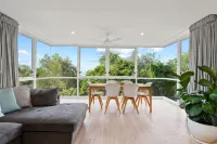 84 The Spit Holiday Apartments