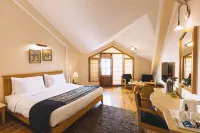Hotel Willow Banks - Boutique 4 Star Hotel on the Mall Road Shimla