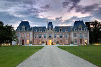 Alexandra Palace - La Maison Younan Hôtels à : Parthenay