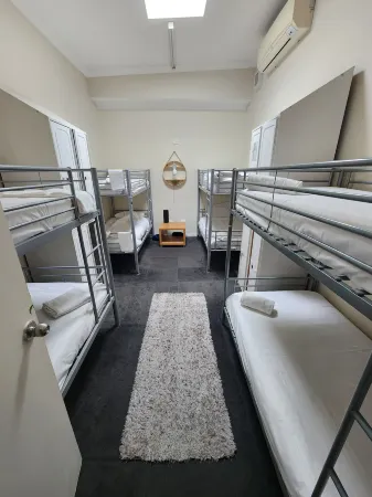 The Entrance Backpackers