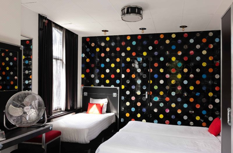 BackStage Hotel