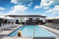 Colonial Hotel & Suites Hotels in Grand Bend