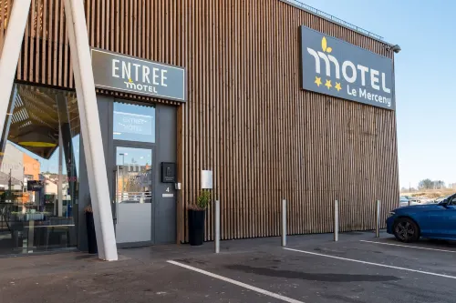 Le Merceny Motel Hotels in Bastogne