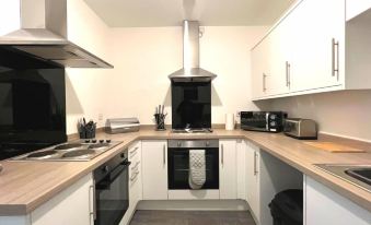 Chantry Suites by SA Stays