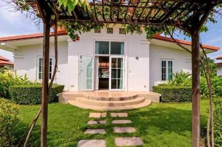 2 Bedroom Pool Villa B101 Отели рядом с достопримечательностью «Сьюан Сон Прадипат Бич»