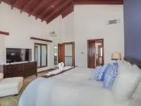 Pristine Bay 4033 4 Bedroom Home by Redawning Hotele w: Pristine Bay