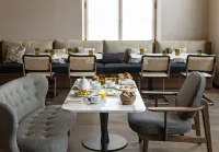 Hôtel LÉONOR the Place to Live - sarapan