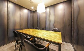 Brown-Dot Hotel Gupo