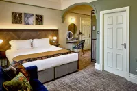 Alderley Edge Hotel - parking