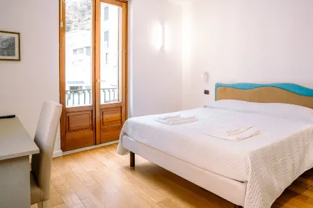 Residenza Ester Отели рядом с достопримечательностью «Атрани»