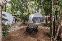 羅克西特洛克色拉邦飯店 Teluk Melano Beach附近的飯店