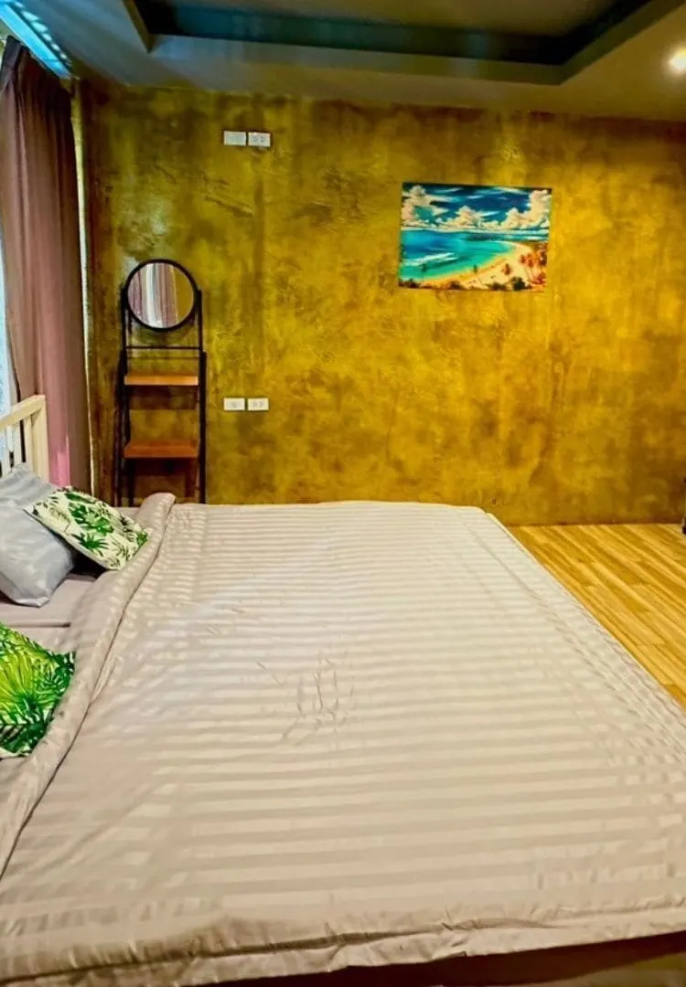ห้องดับเบิลหรือเตียงแฝดในห้องพักรวมชายหญิง ปลอดบุหรี่ พร้อมวิวลานภายใน