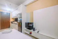 Homey and Comfort Living Studio Apartment Transpark Cibubur Hotels in Cimanggis