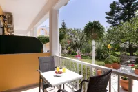 Domus Alta Hotels in Planos
