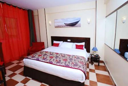 Yaahot Отели в г. Яунде