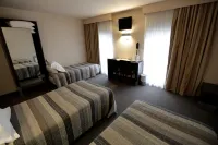 Hôtel Au Petit Caporal Hotels in Charenton-le-Pont
