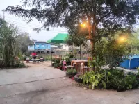 Dome Resort Hotels near Wat Muang