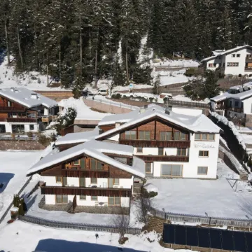 Residence Cesa Sassela Отели рядом с достопримечательностью «Museum de Gherdeina»