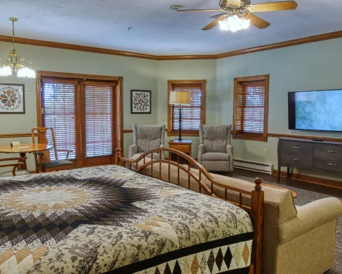 Carlisle Inn Walnut Creek Hotels in Holmes County