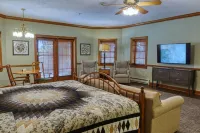 Carlisle Inn Walnut Creek Hotel di Paint Township